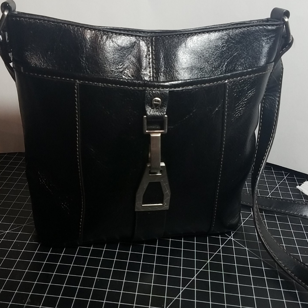 Etienne Aigner Velden Black